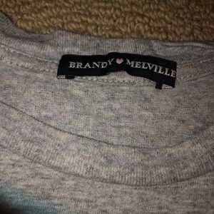 Brandy Melville cropped “New York” grey shirt